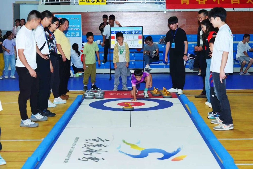 少年, 少年陆地冰, 得小学组前 少年, 少年陆地冰, 得小学组前