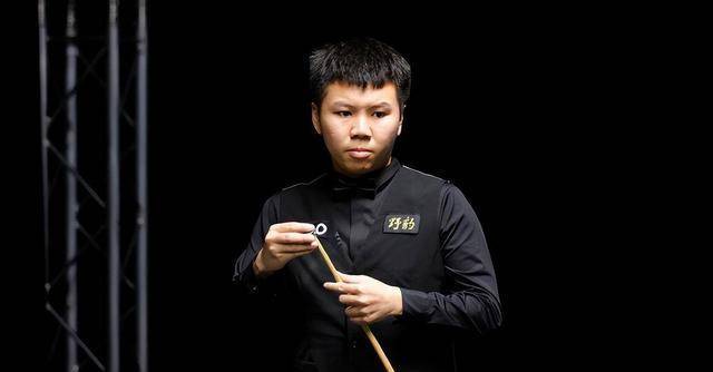 等待着属于, 下艰难咬下, 送对手一杆 等待着属于, 下艰难咬下, 送对手一杆